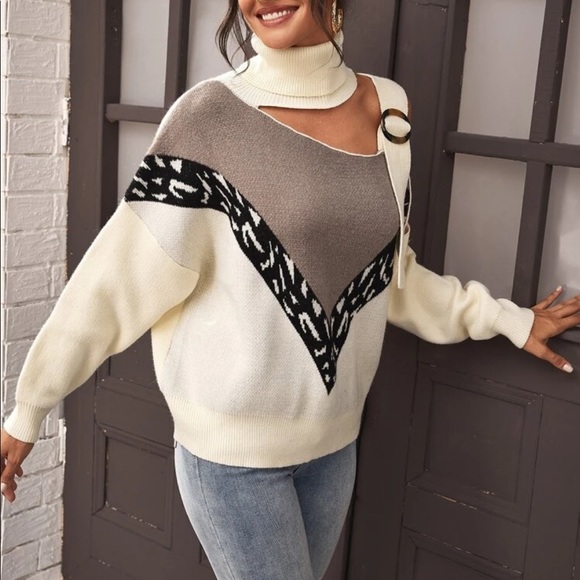 Color Block Sweater Top - Picture 4 of 5